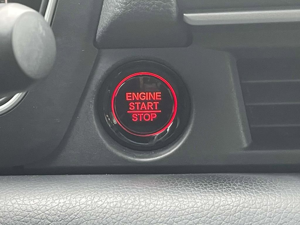 Used 2025 Honda Pilot Sport image 28