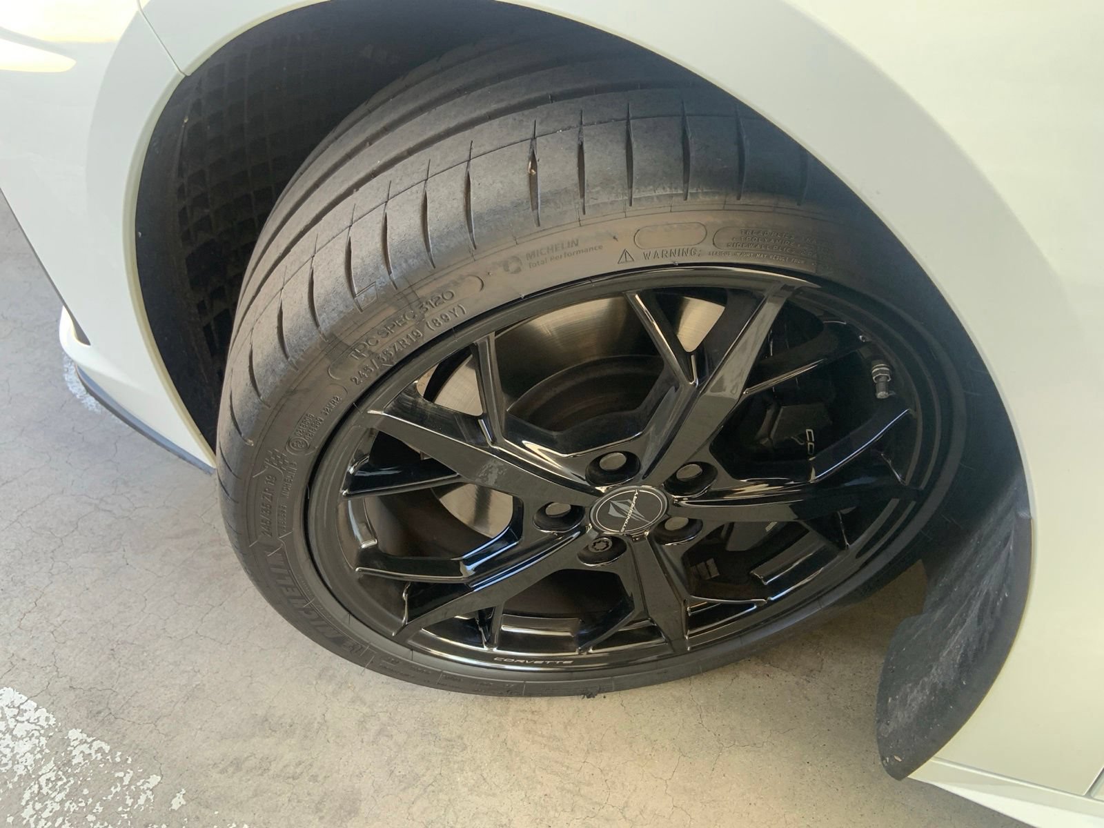 Used 2021 Chevrolet Corvette Stingray Preferred Cpe w/ Z51 Performance Package RWD image 9