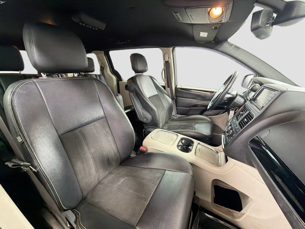 Used 2019 Dodge Grand Caravan SXT FWD image 28