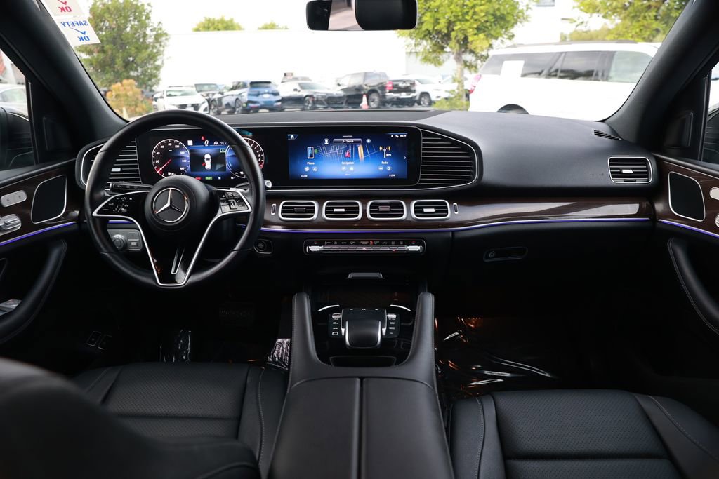 Used 2025 Mercedes-Benz GLE 450e 4MATIC w/ Driver Assistance Package image 25