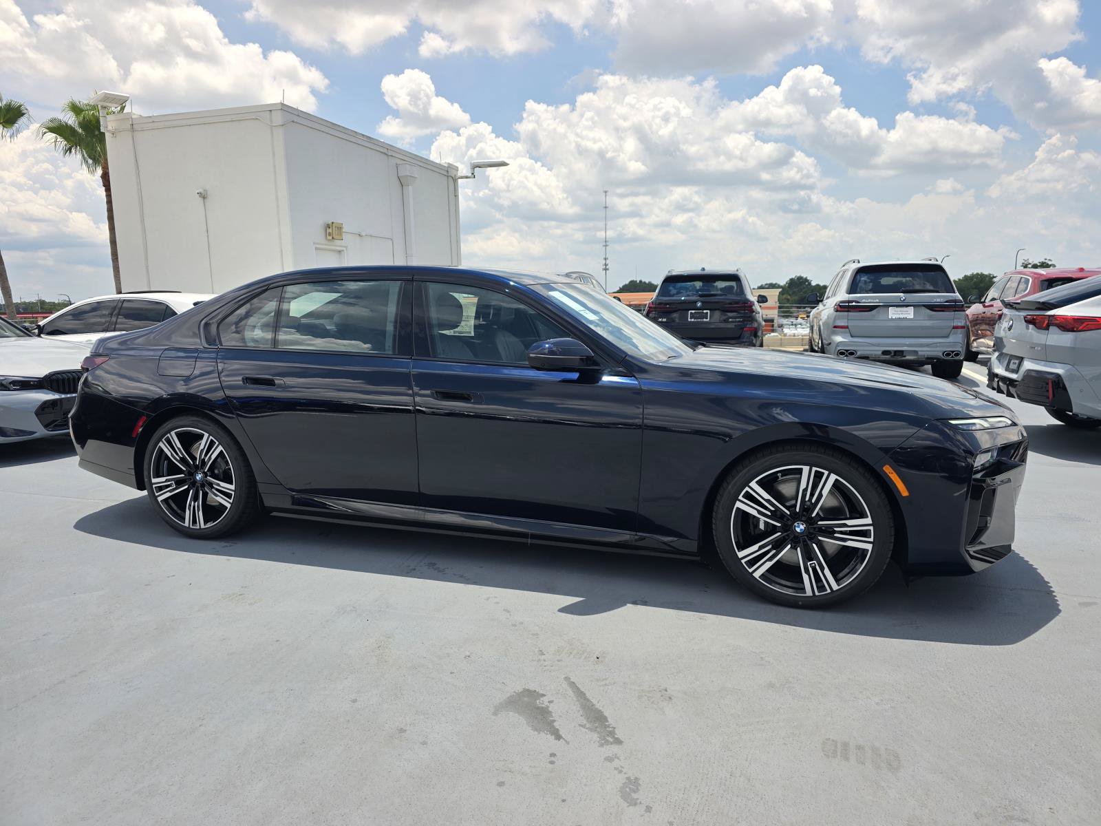 New 2026 BMW 750e xDrive AWD/4WD image 21