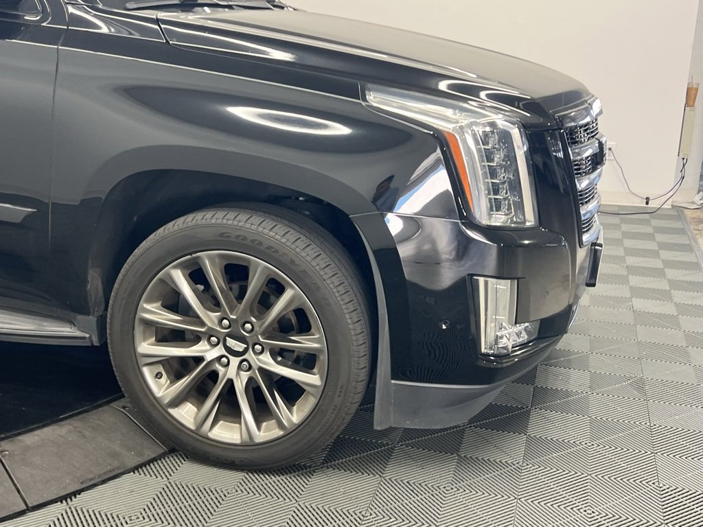 Used 2020 Cadillac Escalade Luxury w/ Escalade Sport Edition image 6