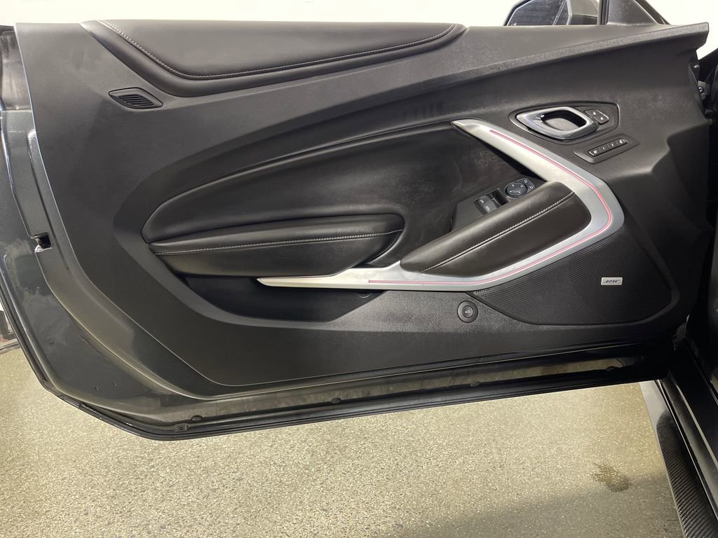 Used 2017 Chevrolet Camaro SS RWD image 17