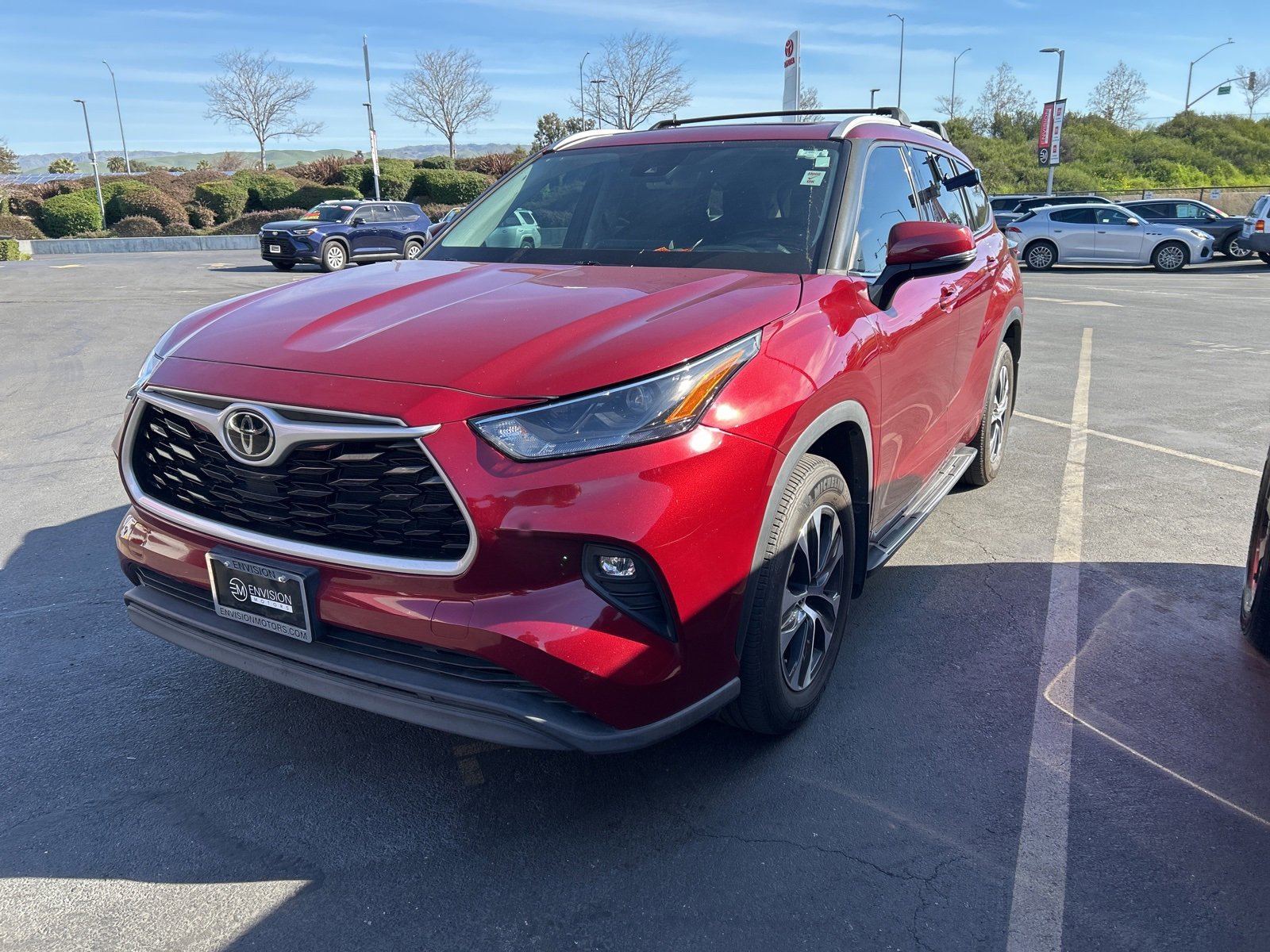 Certified 2022 Toyota Highlander XLE image 2