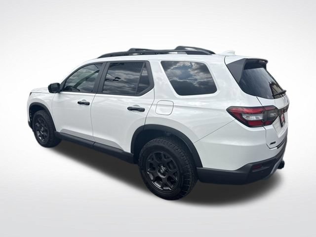 Used 2024 Honda Pilot TrailSport image 5