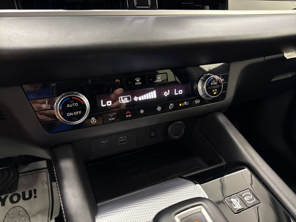 Used 2025 Mitsubishi Outlander 4WD Plug-In Hybrid image 20