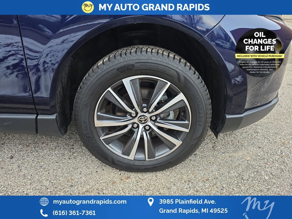 Used 2024 Toyota Venza LE image 31