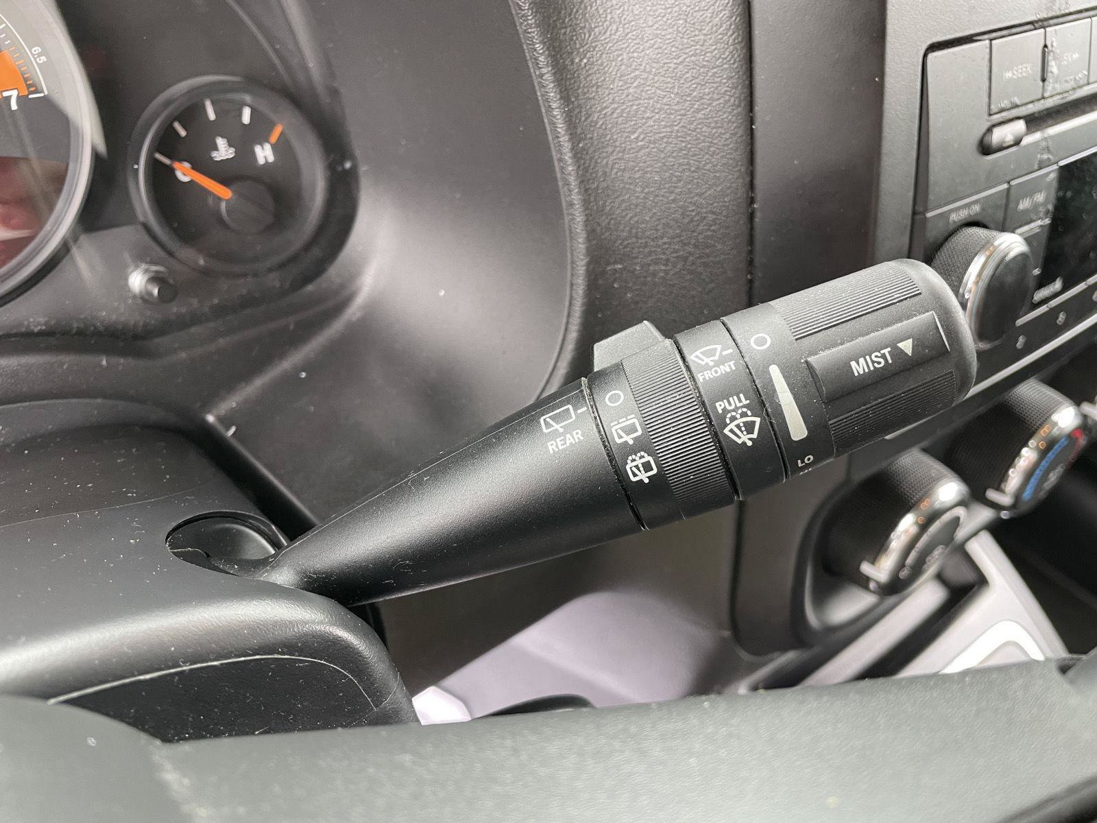 Used 2017 Jeep Patriot Latitude AWD/4WD image 15