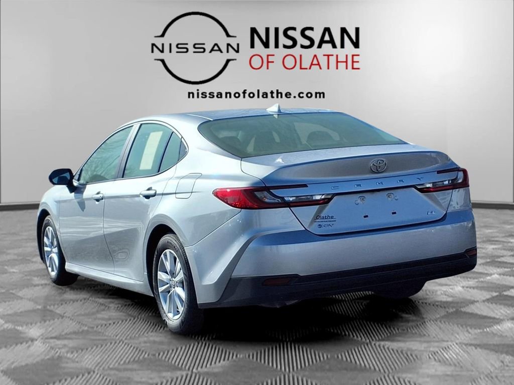 Used 2025 Toyota Camry LE image 3