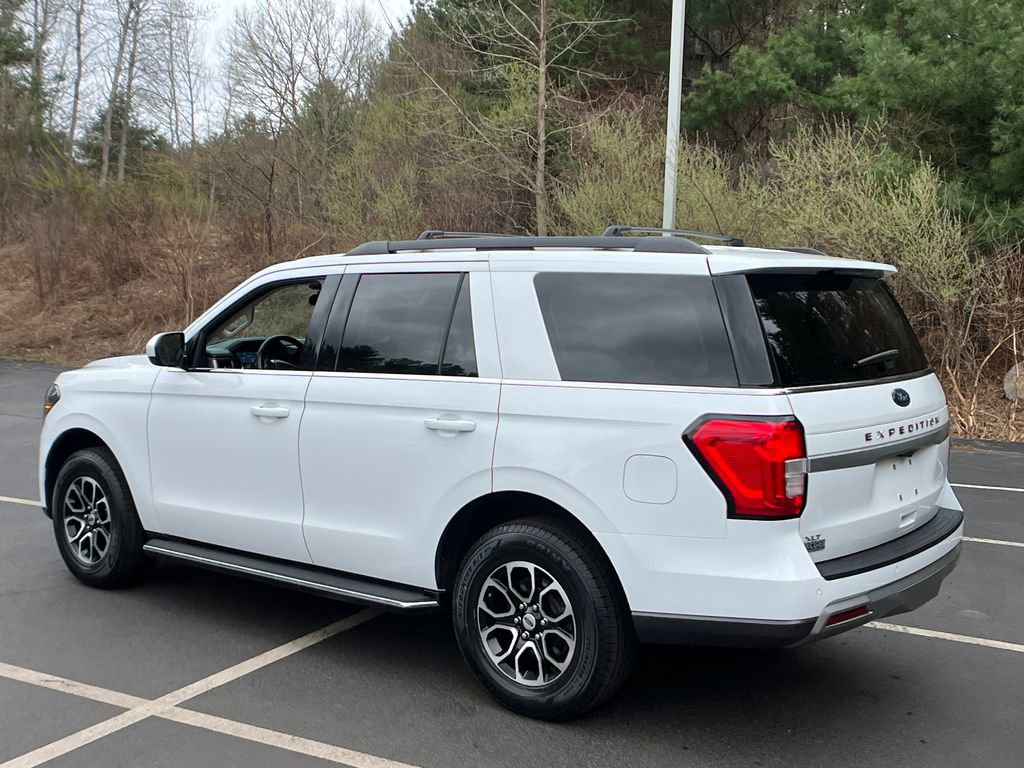 Used 2022 Ford Expedition XLT AWD/4WD image 3