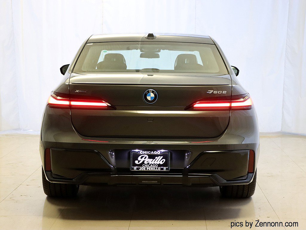 Used 2026 BMW 750e xDrive w/ Executive Package image 7