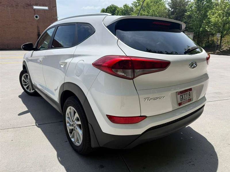 Used 2016 Hyundai Tucson SE w/ Option Group 02 FWD image 3