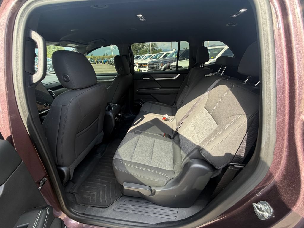 Used 2025 GMC Acadia Elevation AWD/4WD image 4