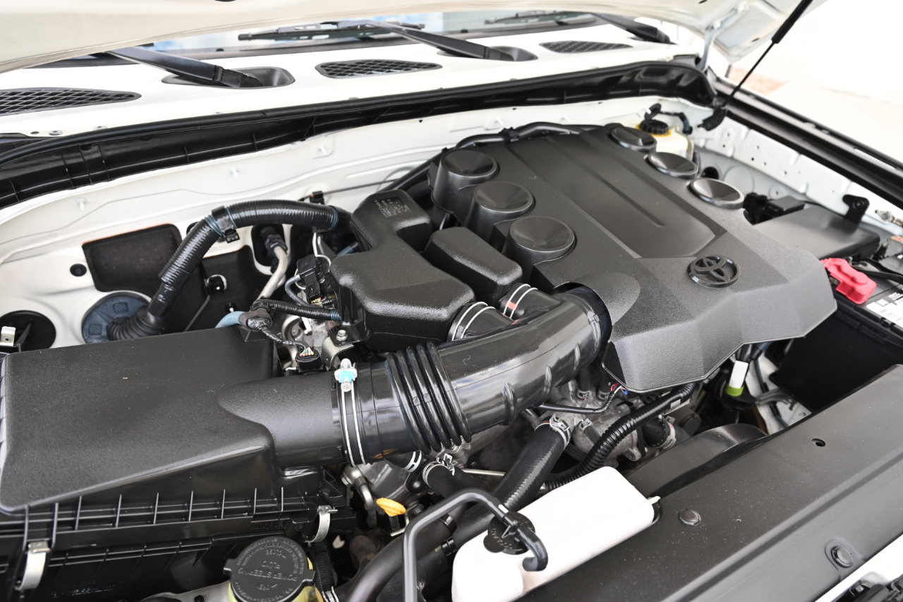 Used 2013 Toyota FJ Cruiser 4WD image 38