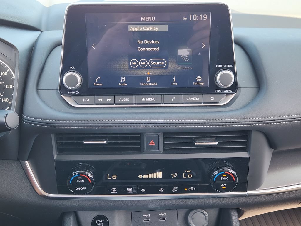 Used 2025 Nissan Rogue SV FWD image 12
