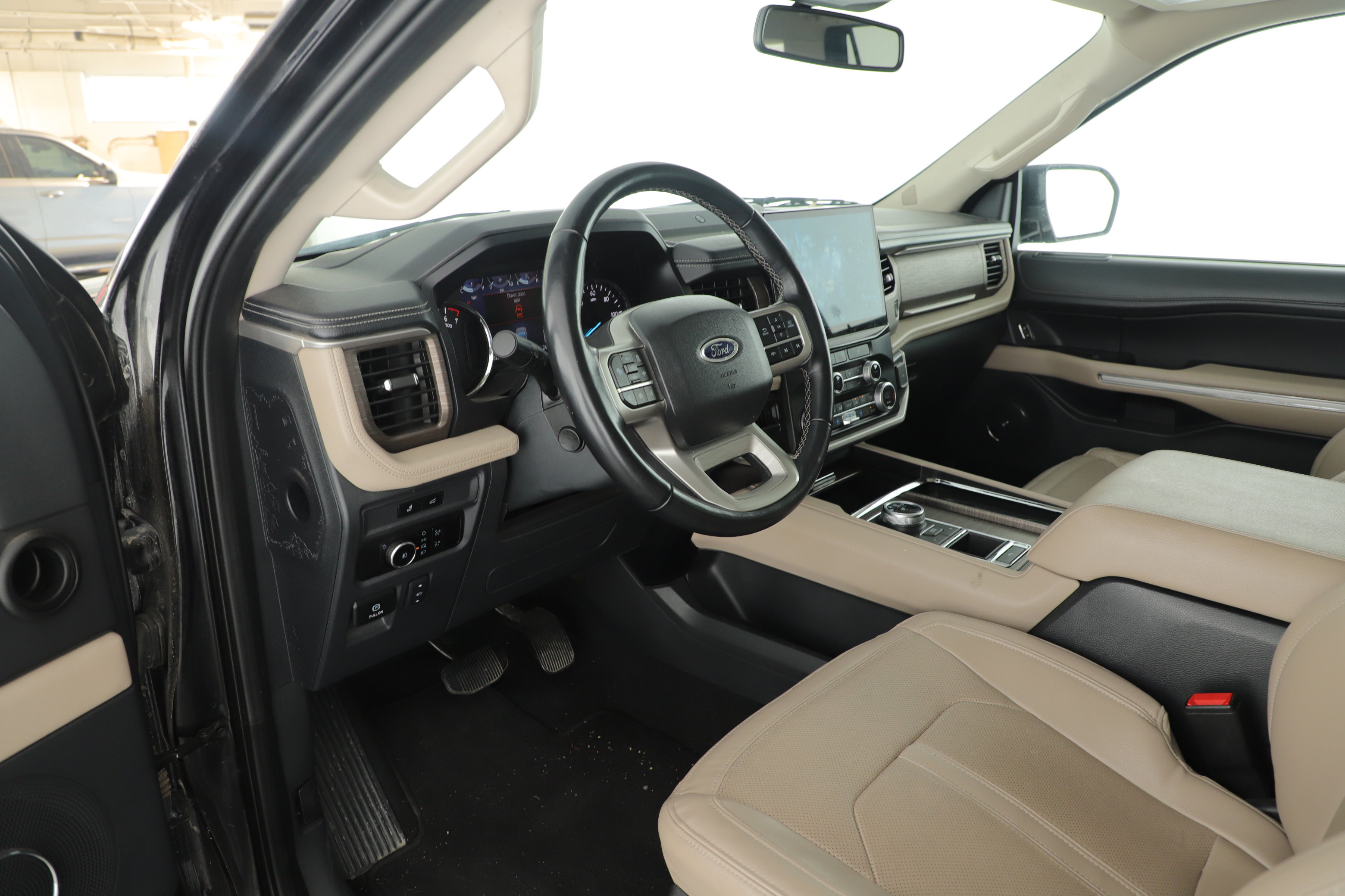 Used 2024 Ford Expedition Max Limited RWD image 17