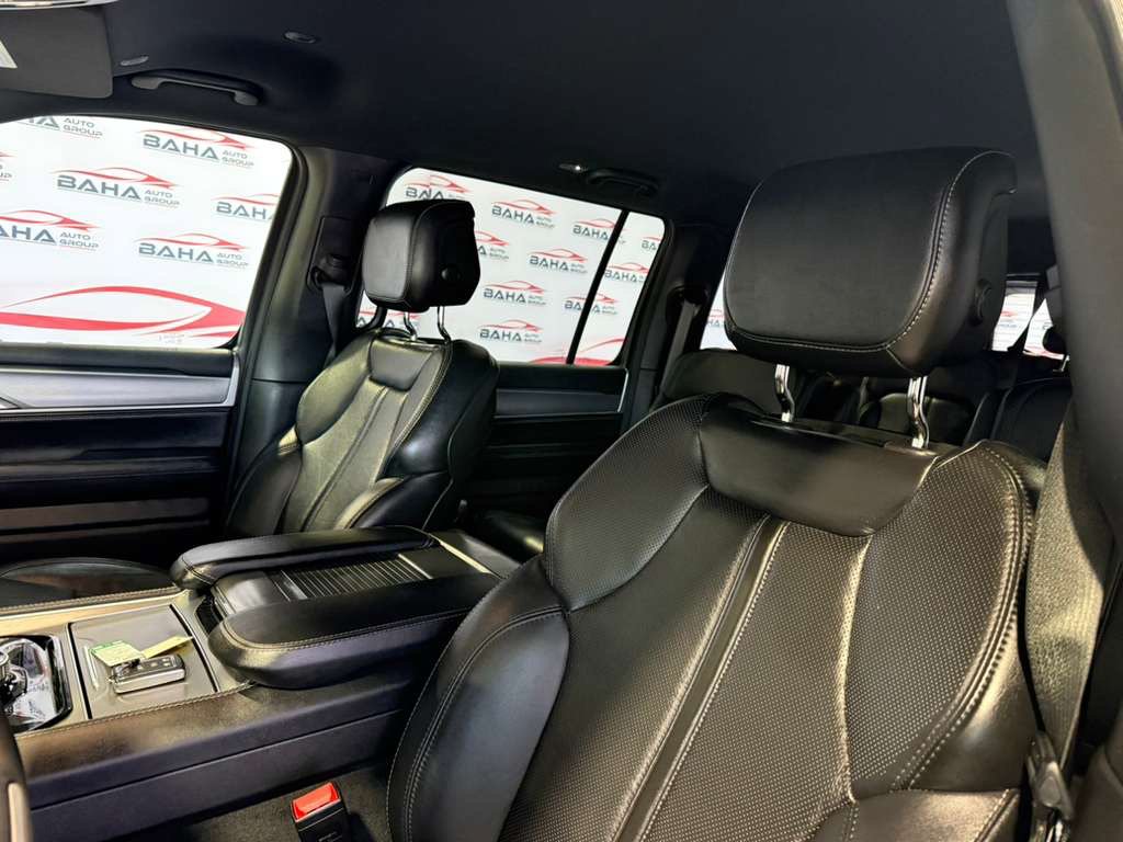 Used 2025 Jeep Wagoneer Series II AWD/4WD image 31