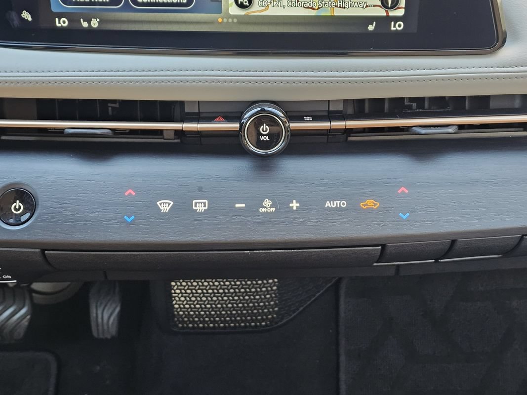 Used 2024 Nissan Ariya AWD image 31