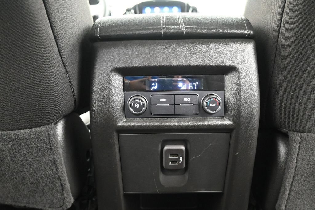Used 2023 Chevrolet Traverse LT AWD/4WD image 16