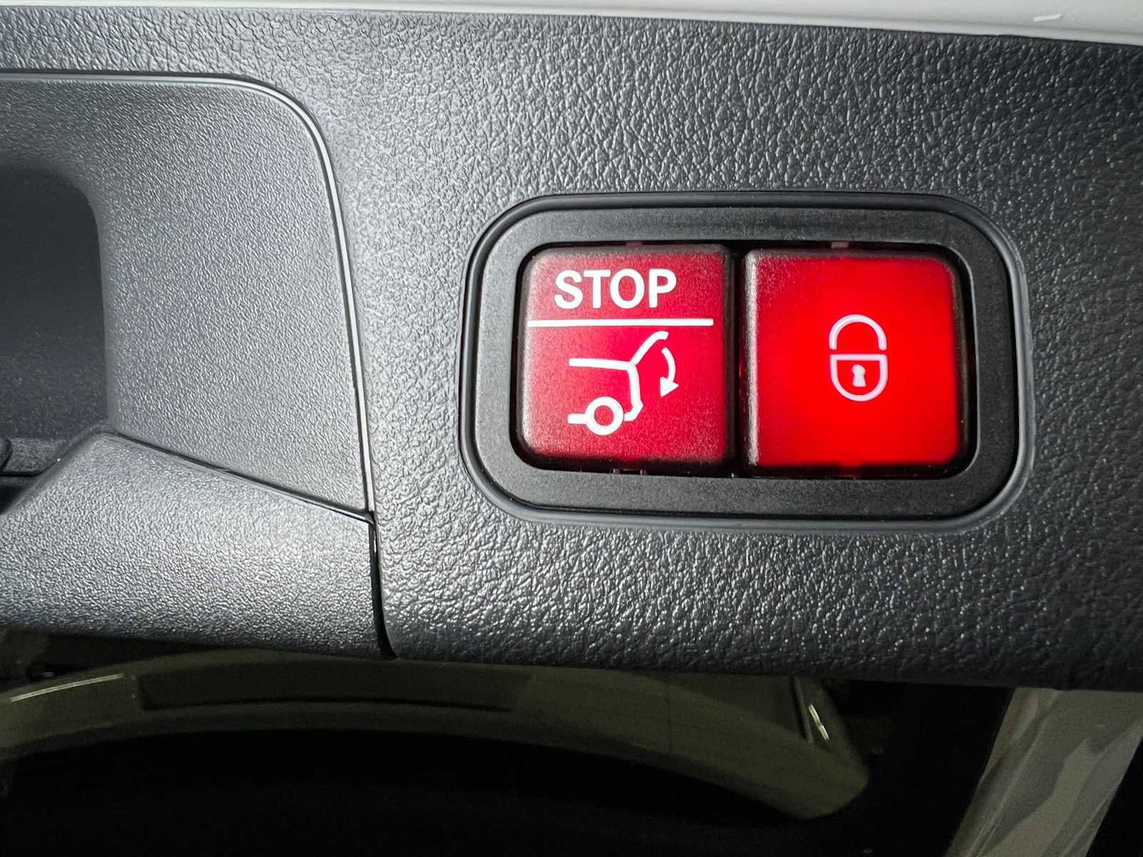 Certified 2025 Mercedes-Benz GLA 250 4MATIC image 19