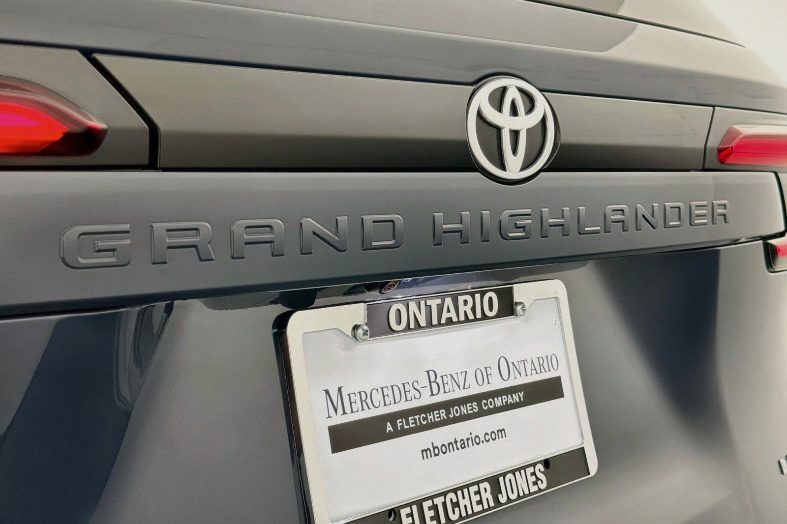 Used 2025 Toyota Grand Highlander AWD image 10