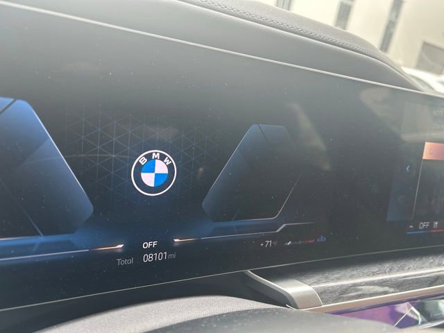 Used 2025 BMW 760i xDrive w/ Executive Package image 12