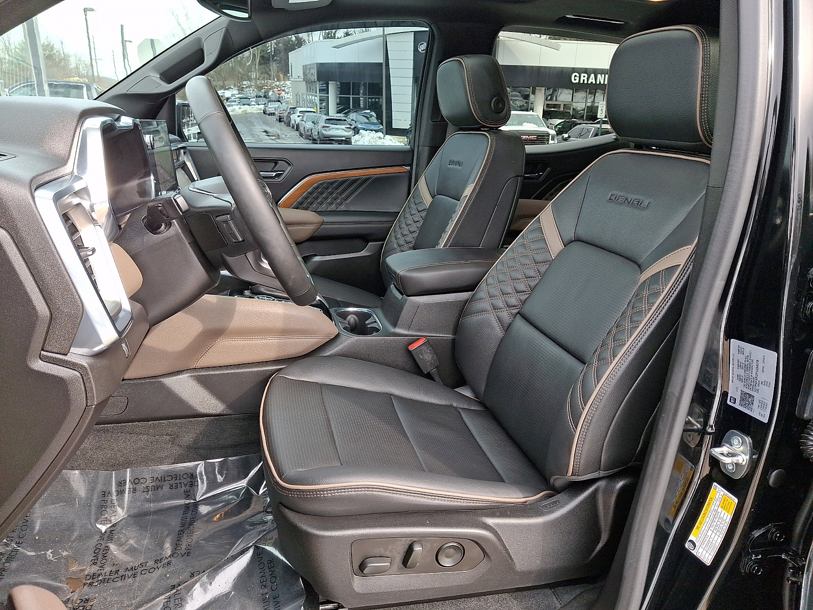 Used 2023 GMC Canyon Denali w/ Denali Black Edition image 14