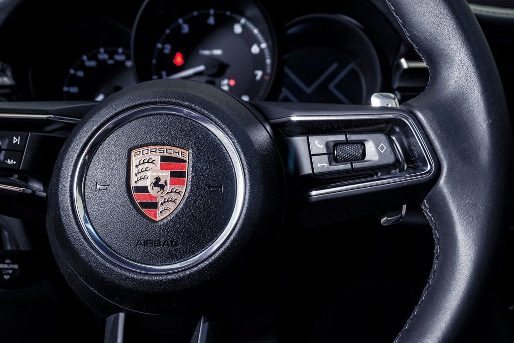 Certified 2025 Porsche Macan image 19