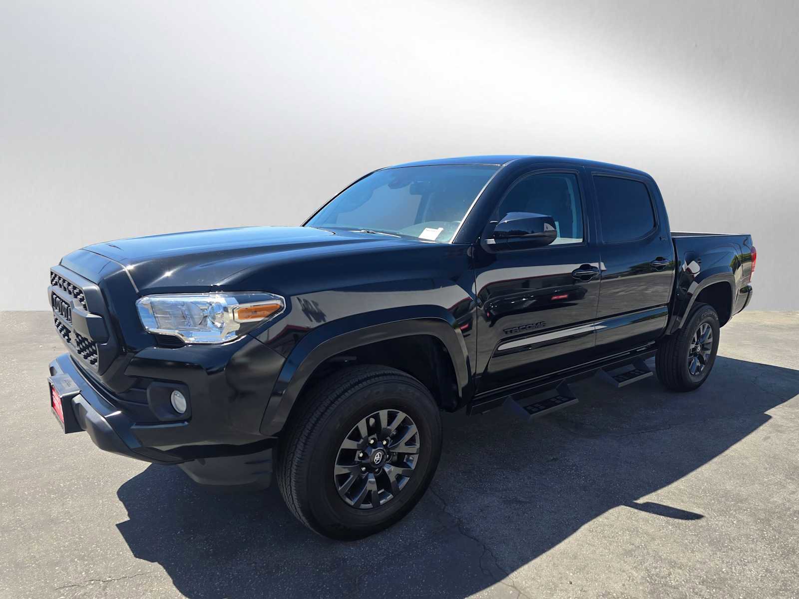 Used 2023 Toyota Tacoma SR5 AWD/4WD image 7