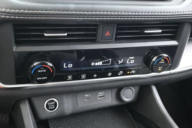 Used 2023 Nissan Rogue SV FWD image 23