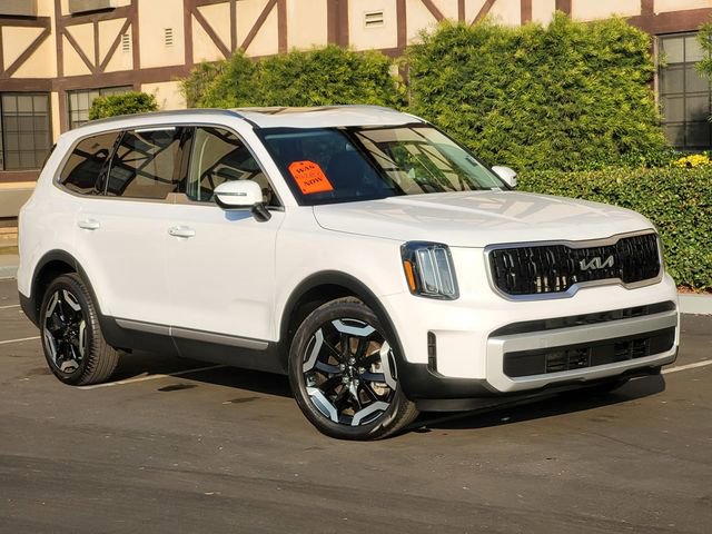 Used 2025 Kia Telluride EX image 2