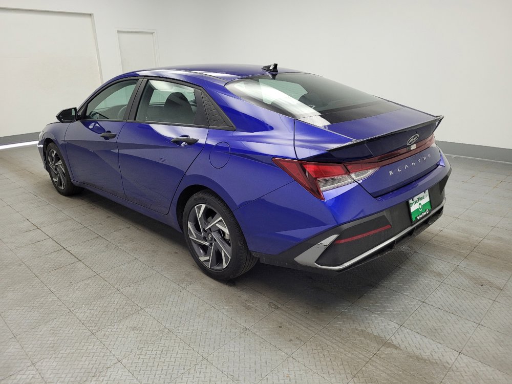 Used 2025 Hyundai Elantra Sport FWD image 5