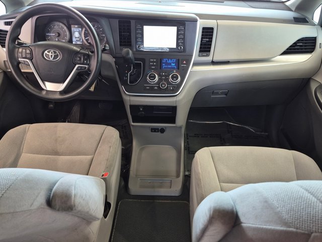 Used 2019 Toyota Sienna L FWD image 17