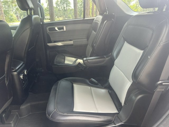 Used 2023 Ford Explorer XLT w/ Equipment Group 202A RWD image 16