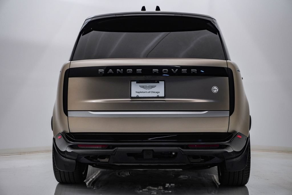 Used 2023 Land Rover Range Rover SV AWD/4WD image 8