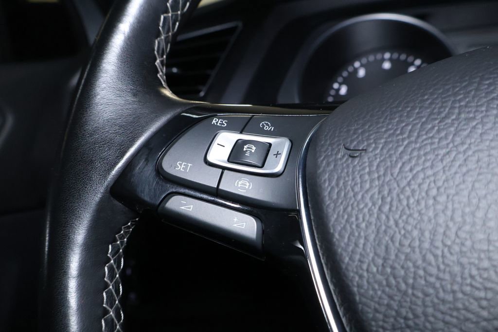 Used 2021 Volkswagen Tiguan SE R-Line w/ 3rd Row Seat Package image 22