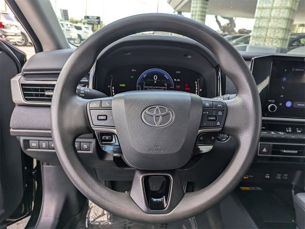 Used 2025 Toyota Camry LE image 22