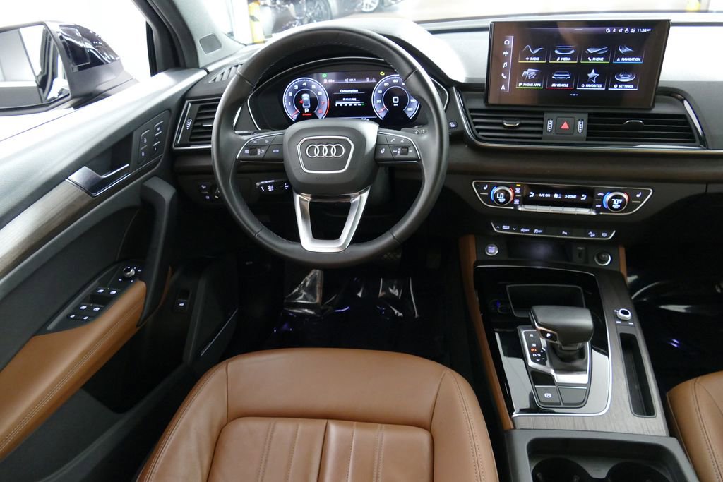 Used 2023 Audi Q5 2.0T Premium Plus w/ Premium Plus Package AWD/4WD image 7