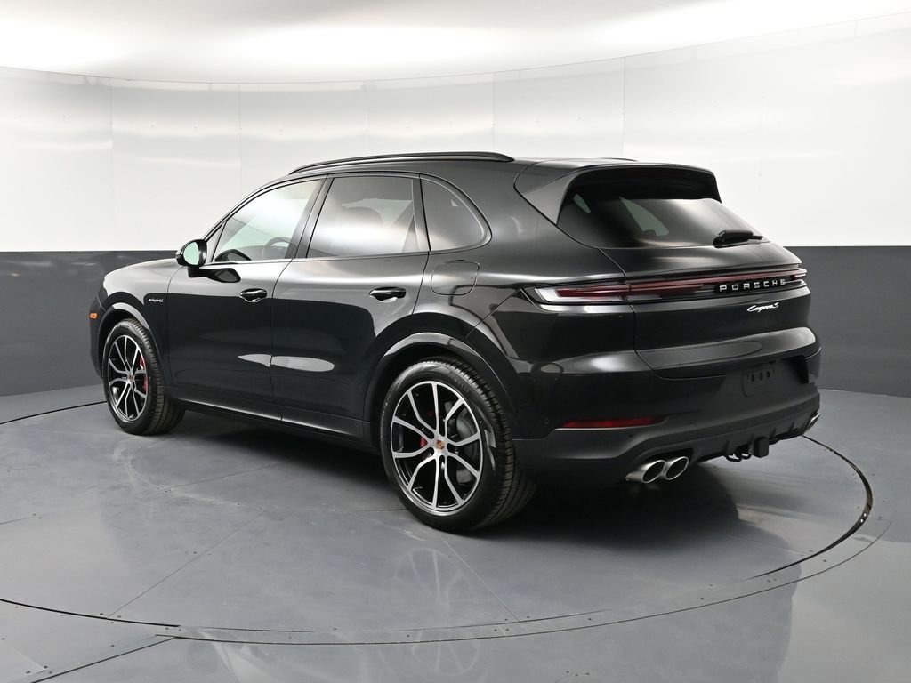 New 2026 Porsche Cayenne S image 3
