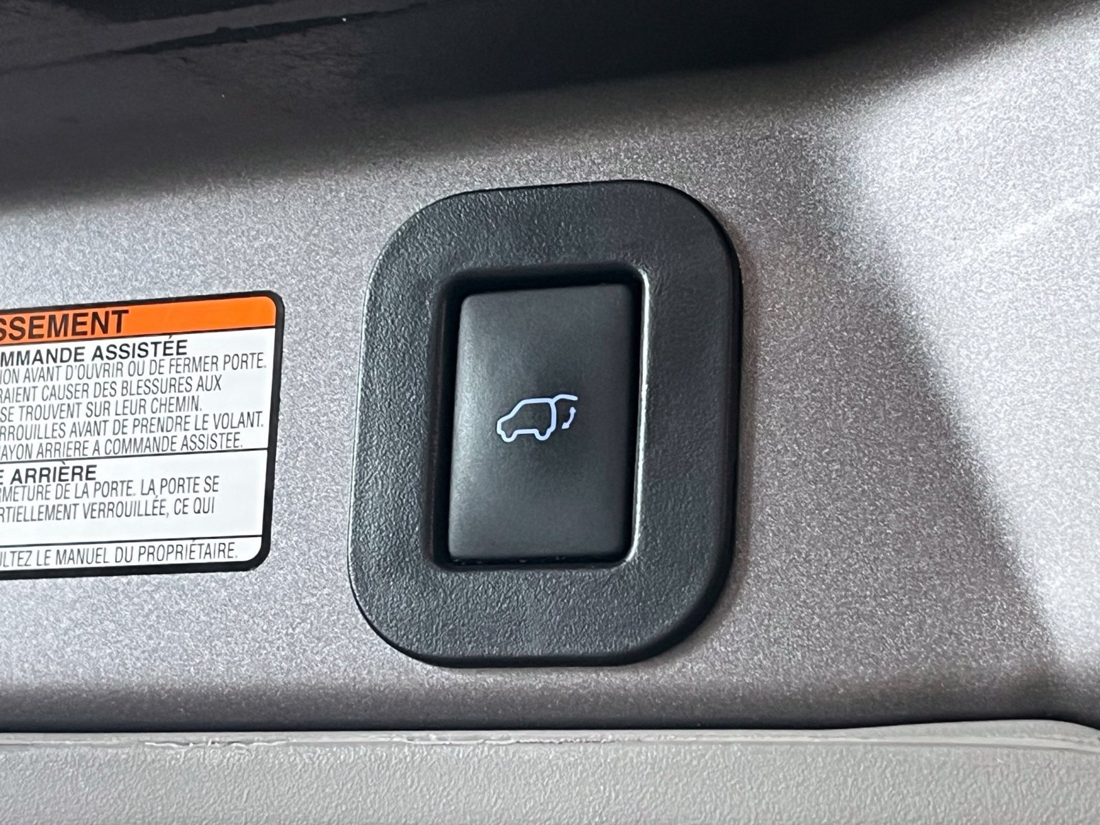 Used 2019 Toyota Sienna XLE w/ XLE Navigation Package FWD image 11