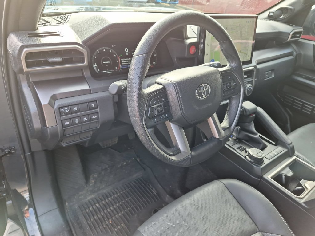 Used 2025 Toyota 4Runner TRD Off-Road Premium AWD/4WD image 13