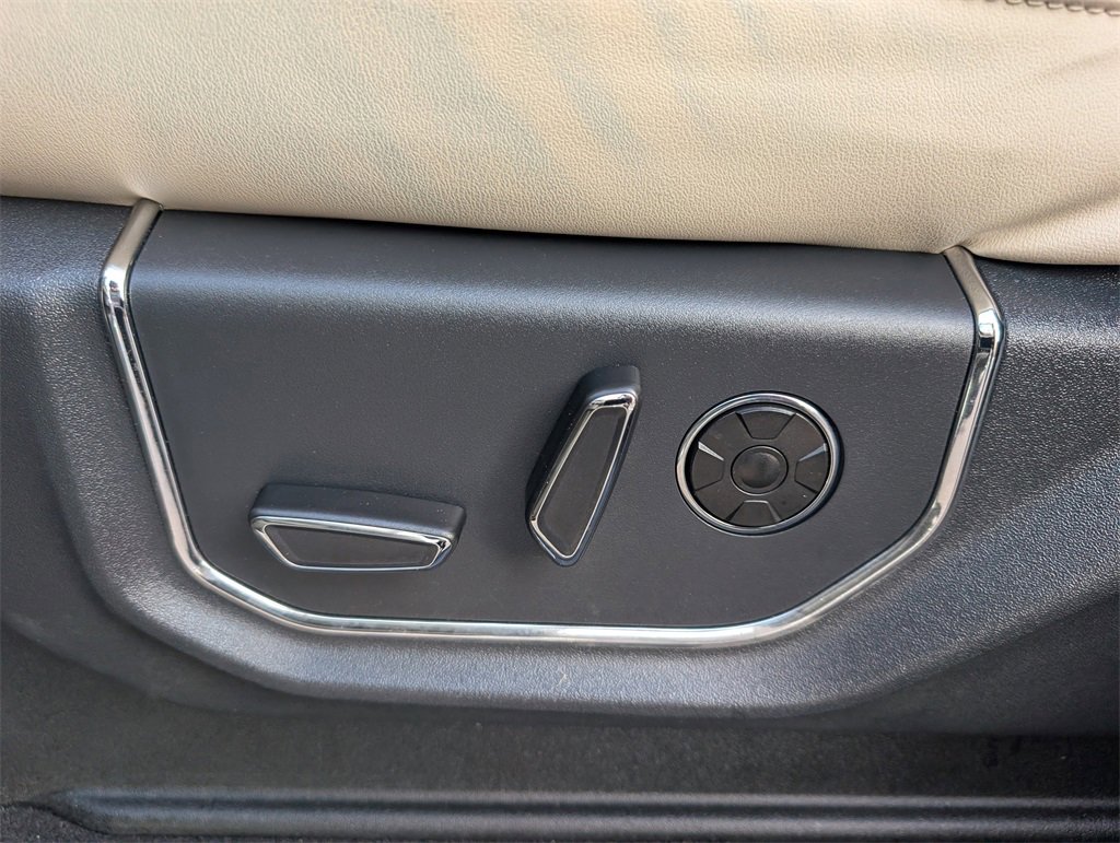 Used 2024 Ford Expedition Platinum image 13