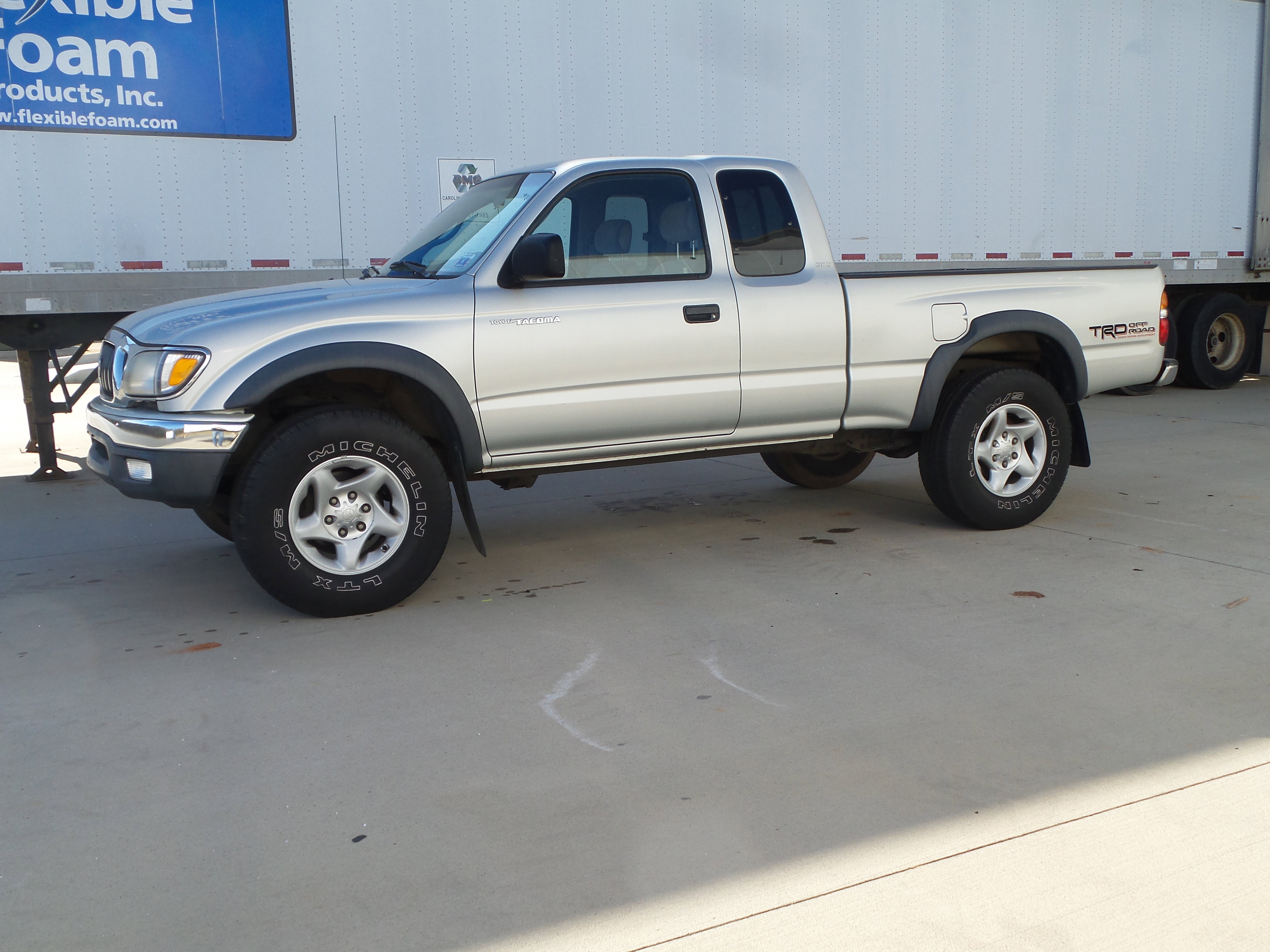 Used 2002 Toyota Tacoma PreRunner image 2
