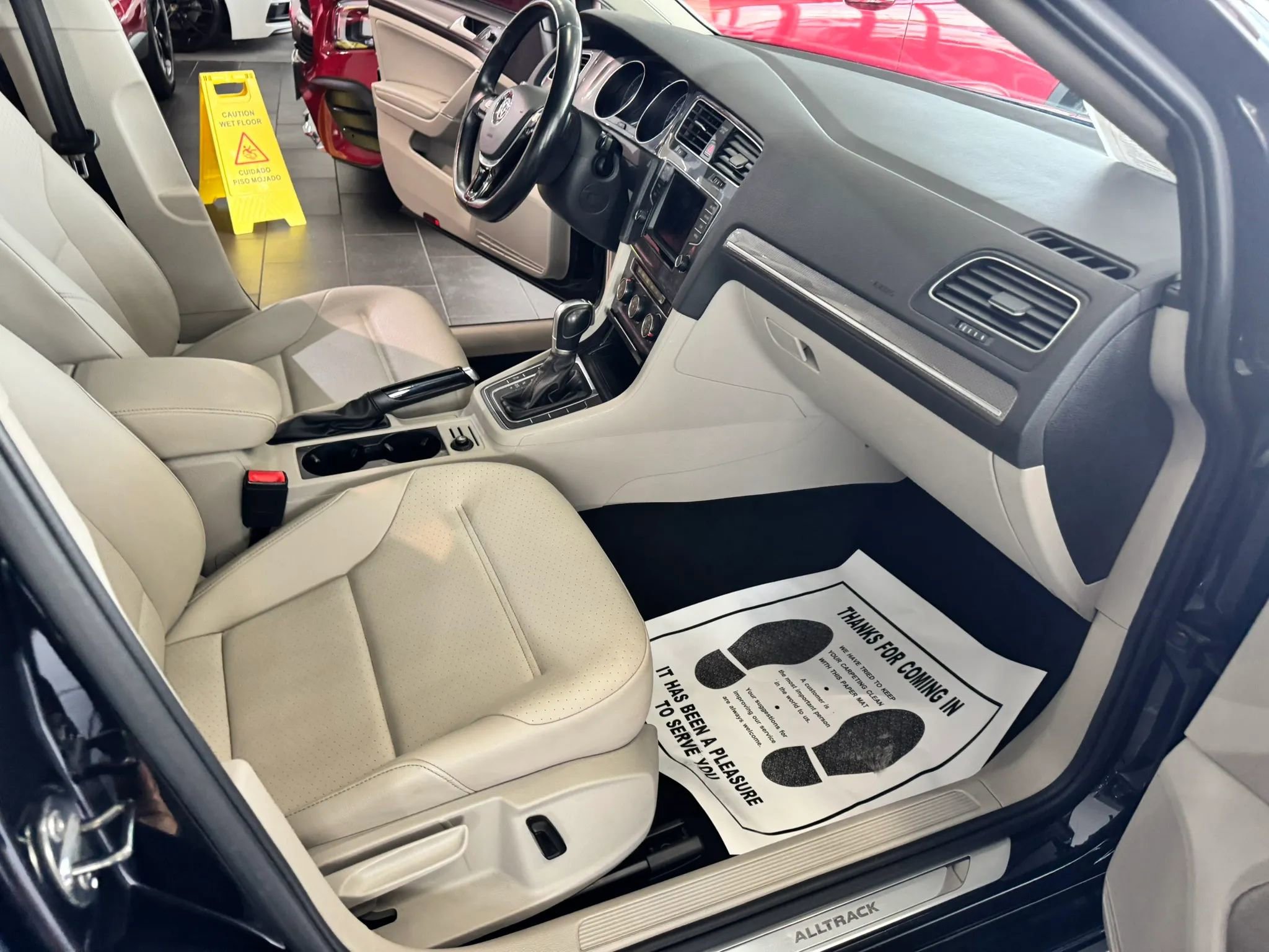 Used 2017 Volkswagen Golf Alltrack SE image 12