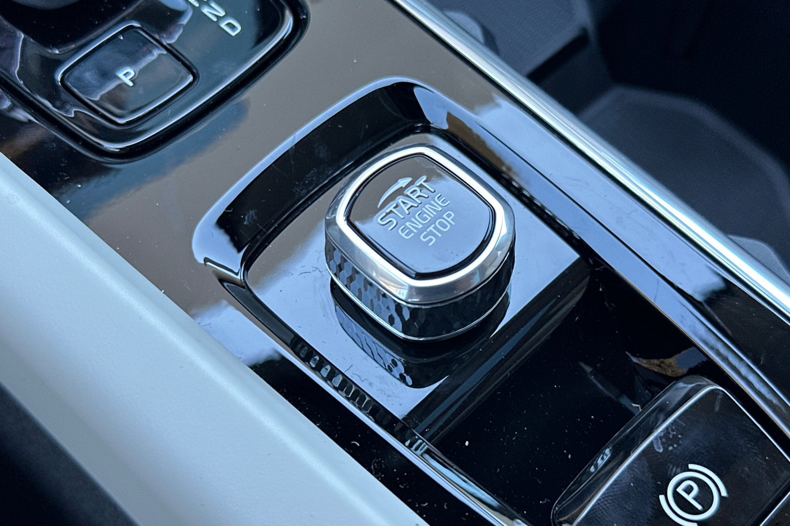 New 2026 Volvo XC60 B5 Ultra image 20