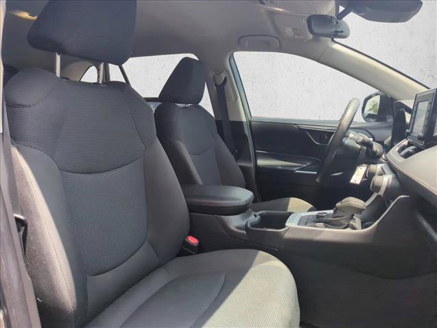 Used 2022 Toyota RAV4 LE AWD/4WD image 26