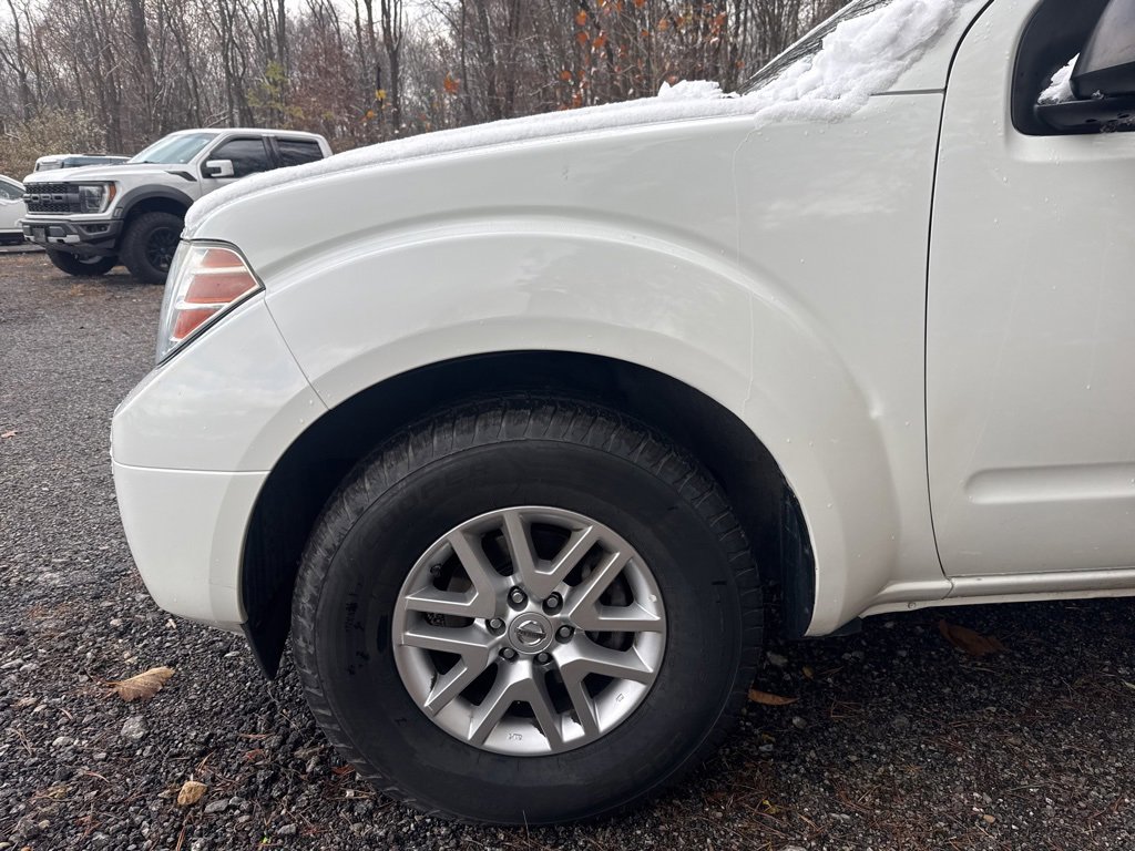 Used 2018 Nissan Frontier SV image 6