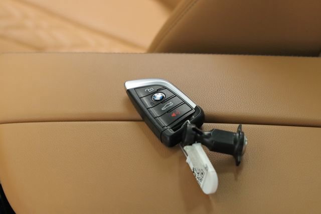 Used 2023 BMW 540i w/ Convenience Package image 43