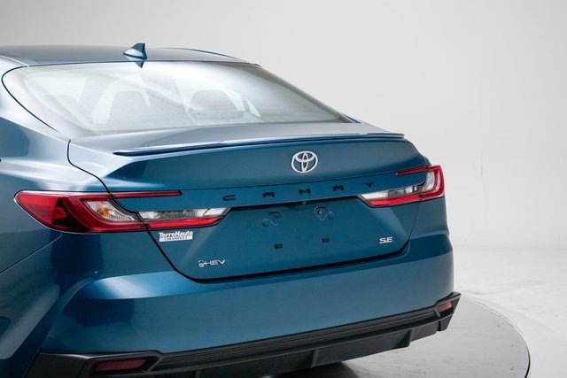 Used 2025 Toyota Camry SE image 8
