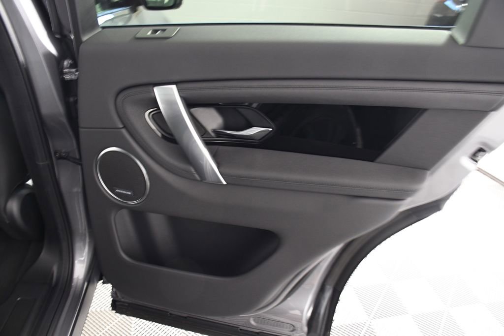 Used 2025 Land Rover Discovery Sport S image 21